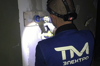 Крепеж для установки розетки Саморезы для крепления розетки