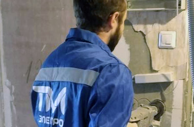 Реле контроля и УЗИП в электрическом щите Защита от перенапряжений в щитке