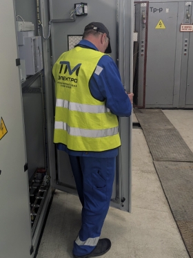 Земляные работы для прокладки кабеля к складу